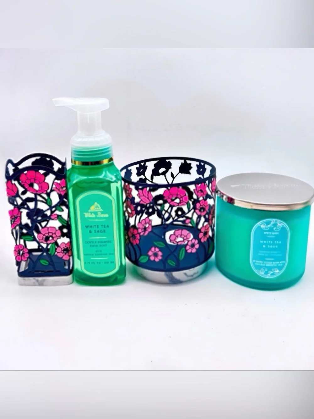 BBW White Tea & Sage 🌸 Matte 3-Wick Candle & Flowerbed Blossom Candle Holder Set